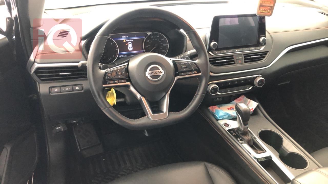 Nissan Altima